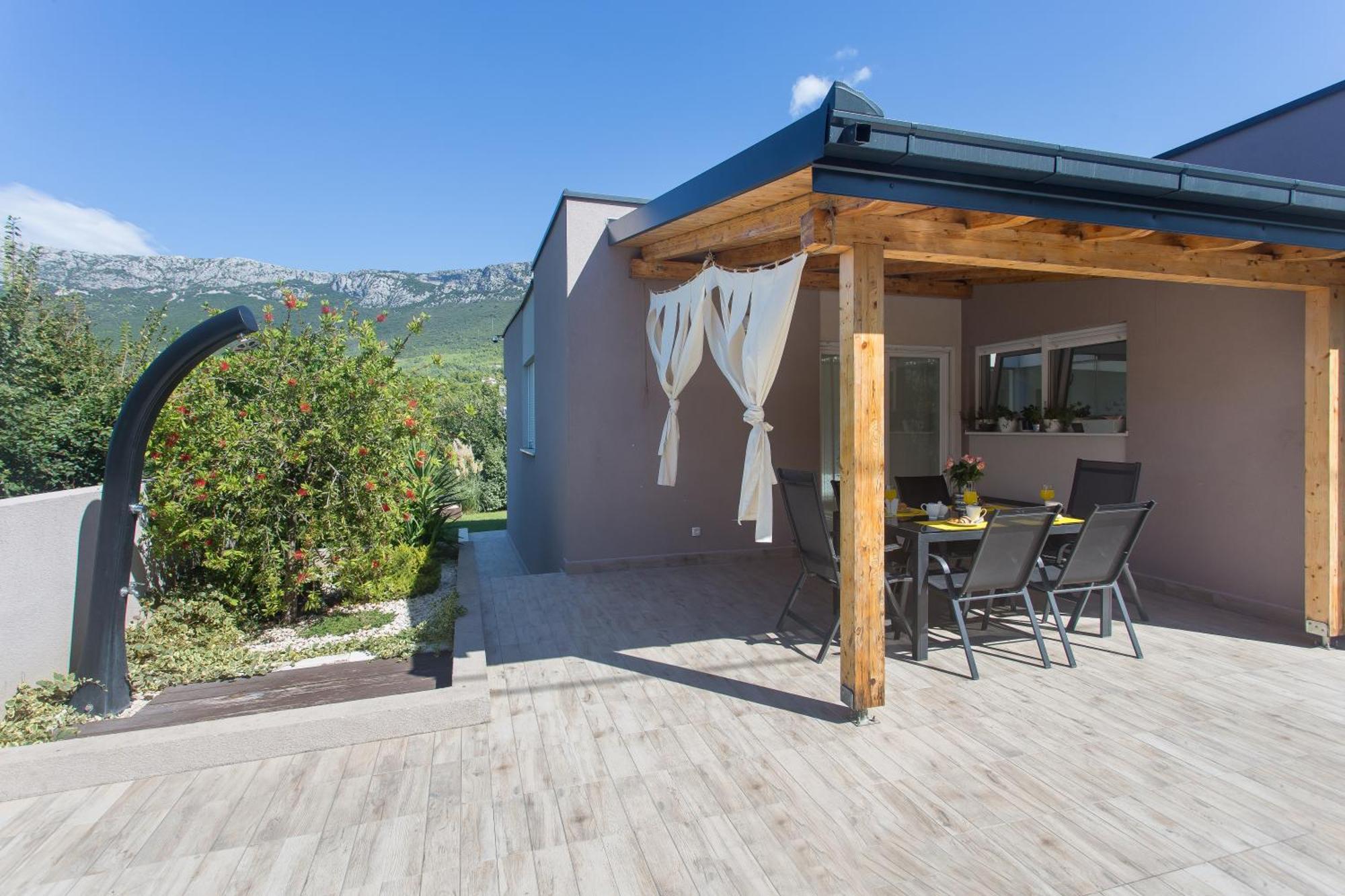 Life - New And Luxury Holiday House Kaštela Esterno foto
