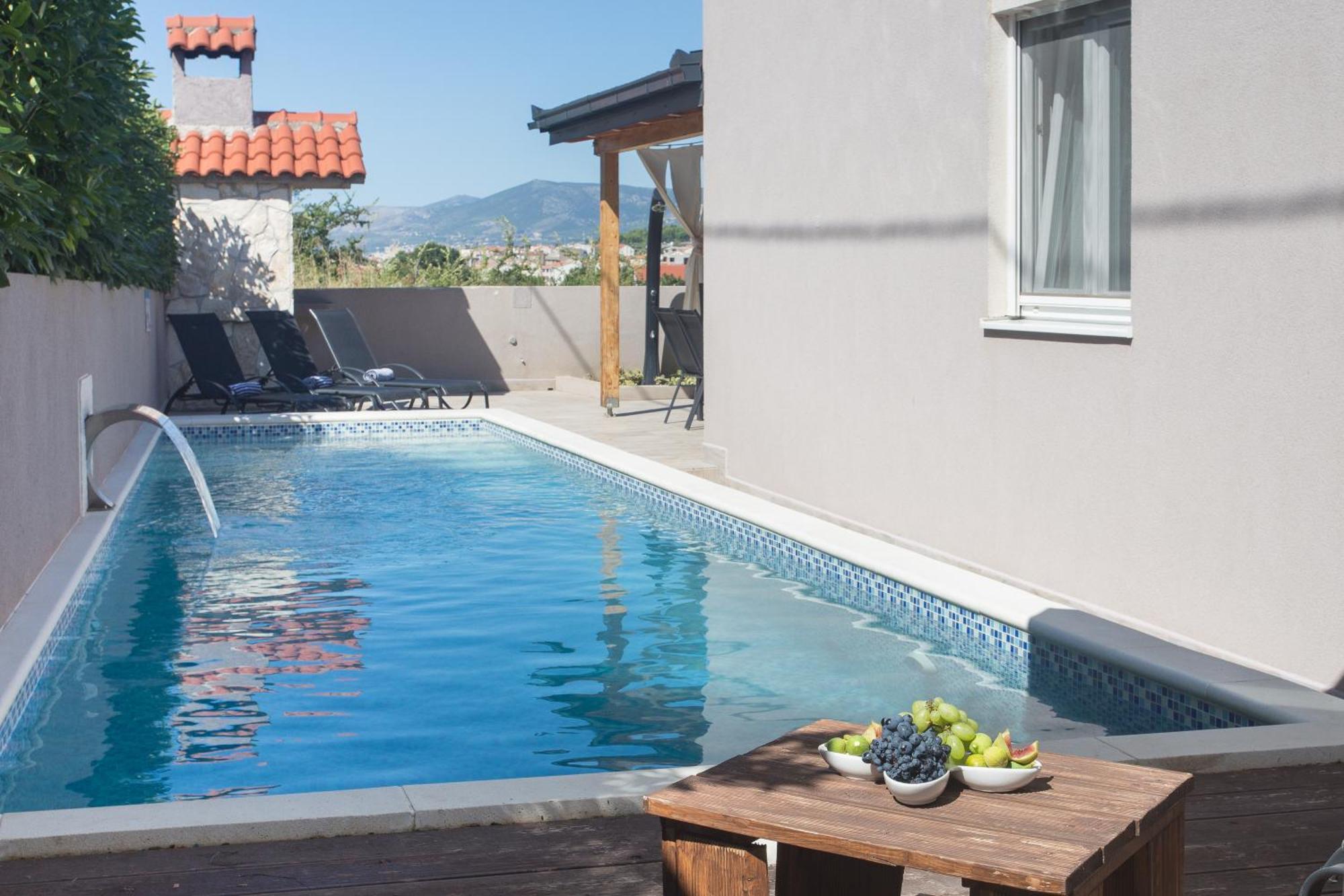 Life - New And Luxury Holiday House Kaštela Esterno foto