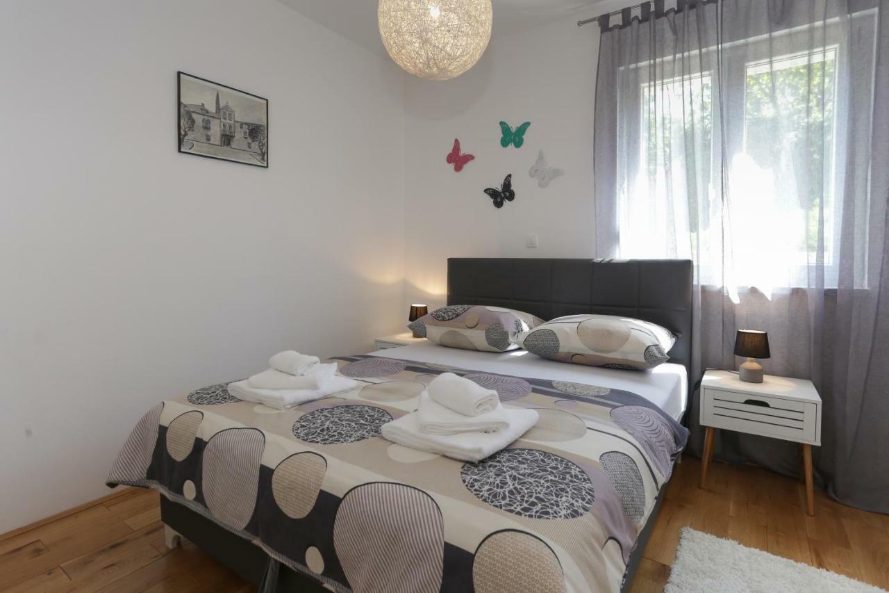 Life - New And Luxury Holiday House Kaštela Esterno foto
