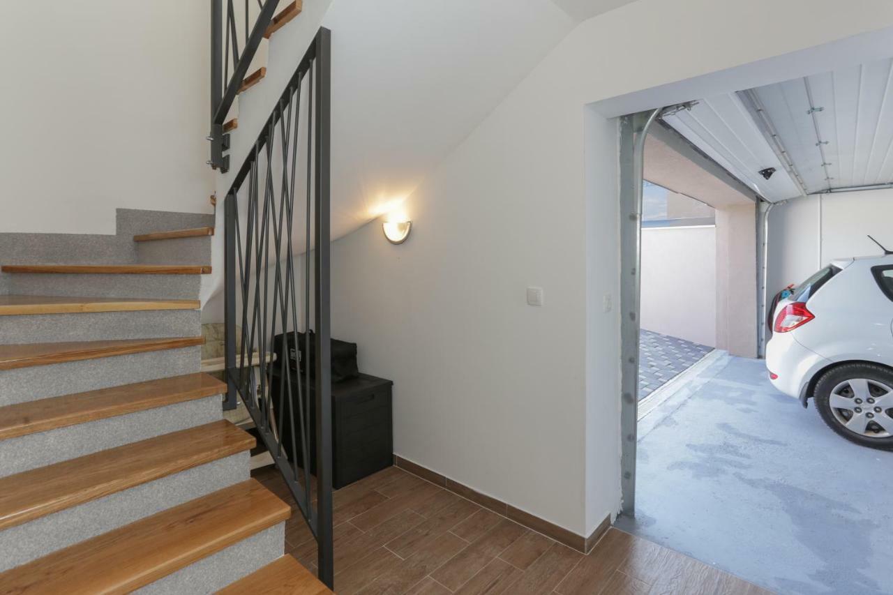 Life - New And Luxury Holiday House Kaštela Esterno foto